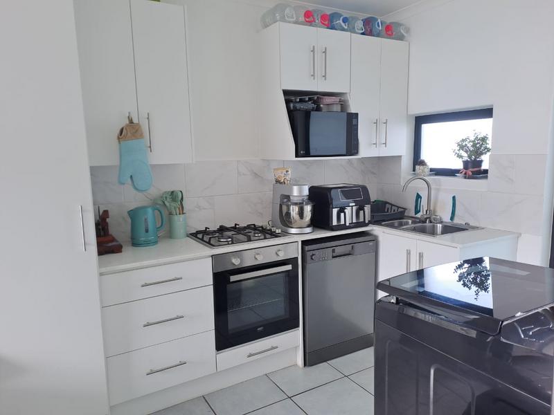 2 Bedroom Property for Sale in Westcliff Western Cape